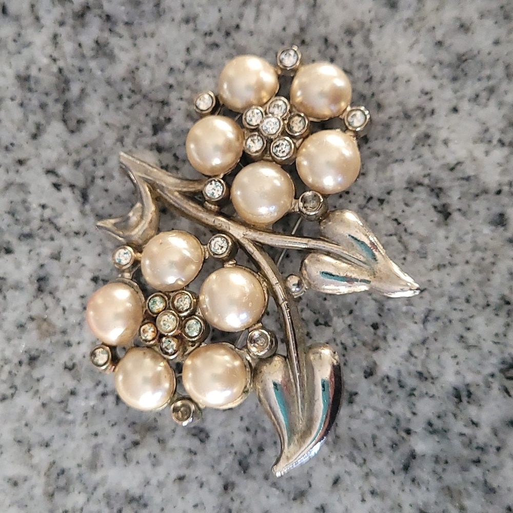 Vintage Pearl and Rhinestone Brooch